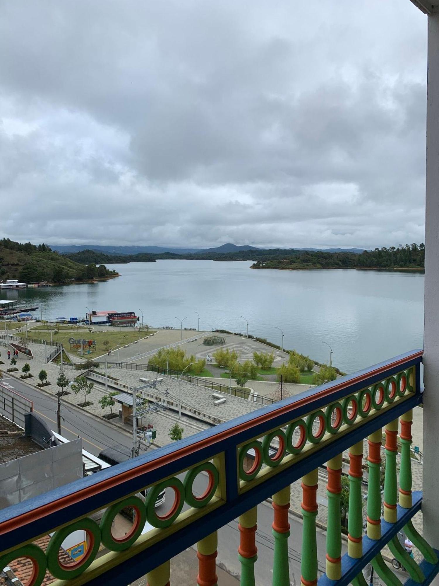 Apartamentos San Jose Vistal Al Lago, Cerca Del Parque. Guatape. Exterior foto