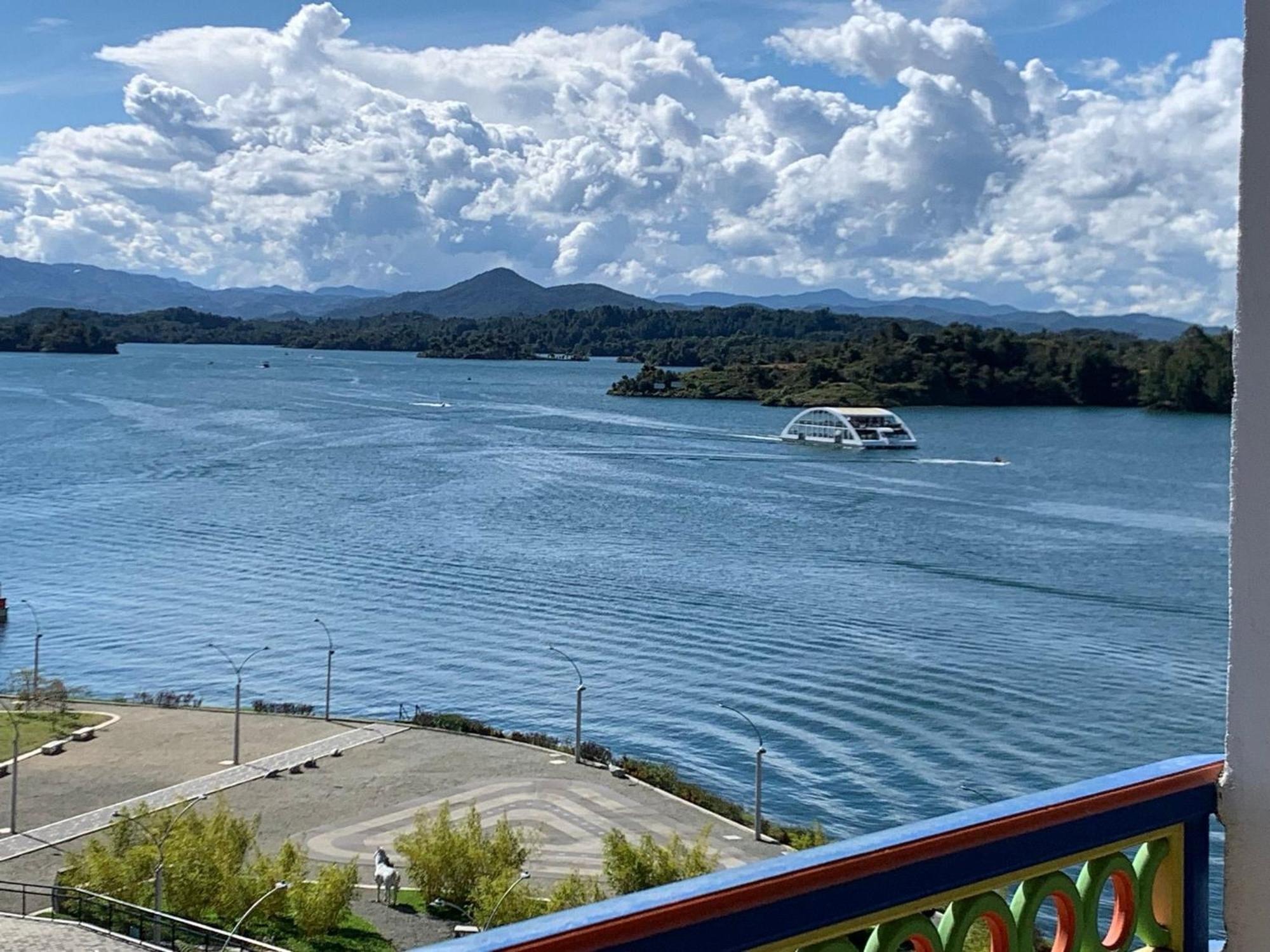 Apartamentos San Jose Vistal Al Lago, Cerca Del Parque. Guatape. Exterior foto